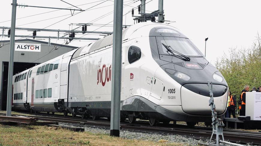 SNCF Voyageurs et Alstom dévoilent la livrée du futur TGV